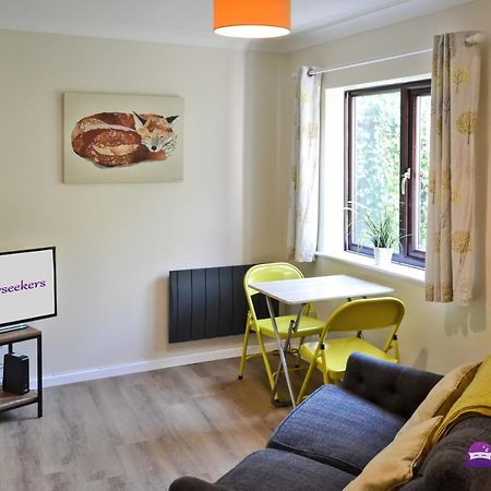 Station 1 Bed Apartment - Stayseekers Salisbury Exterior foto