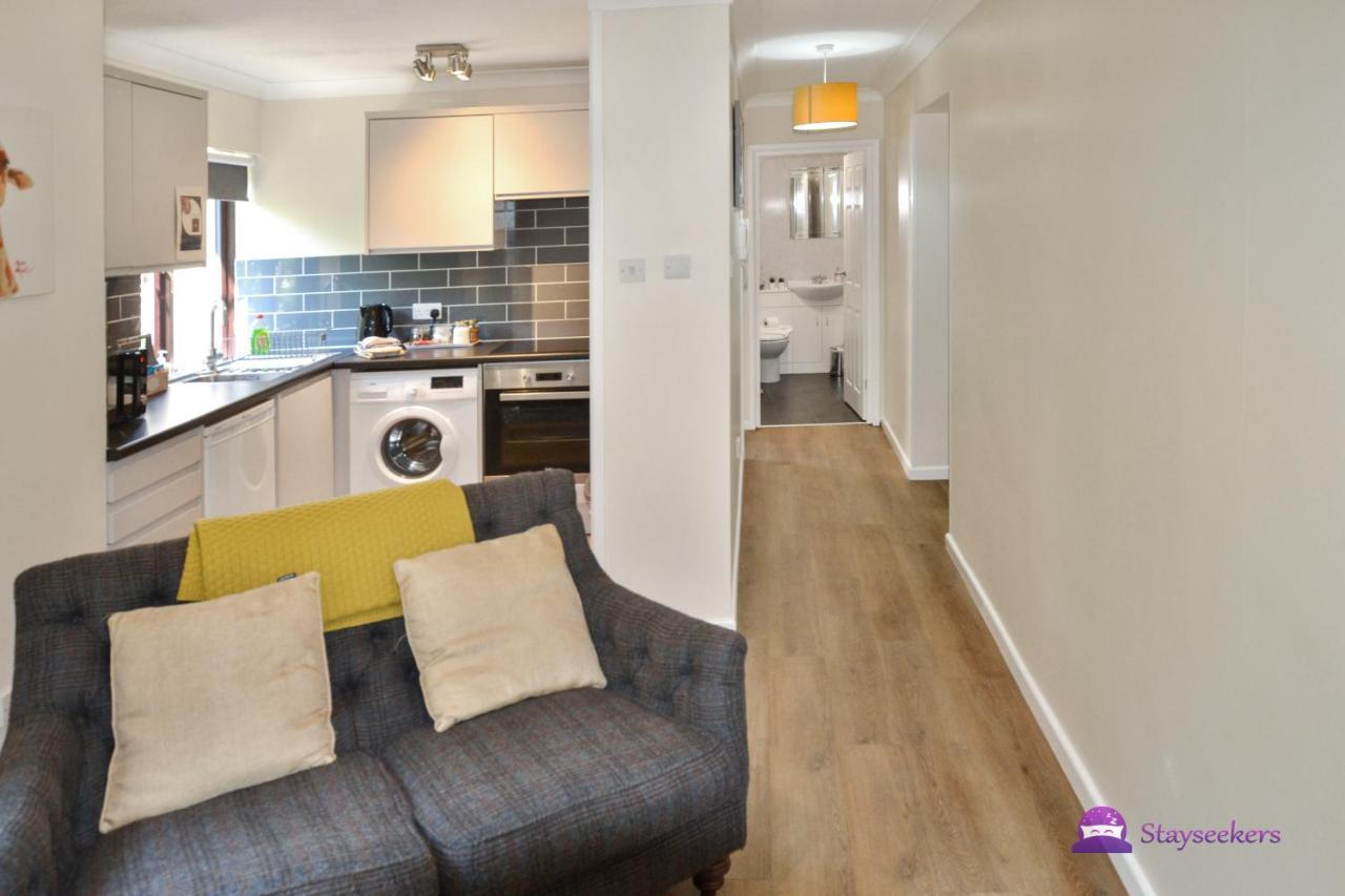 Station 1 Bed Apartment - Stayseekers Salisbury Exterior foto